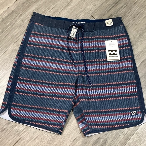 Billabong NWT PlatinumX Airlite Mid Length Board Navy Blue Stripe Shorts size 32 - Picture 1 of 13